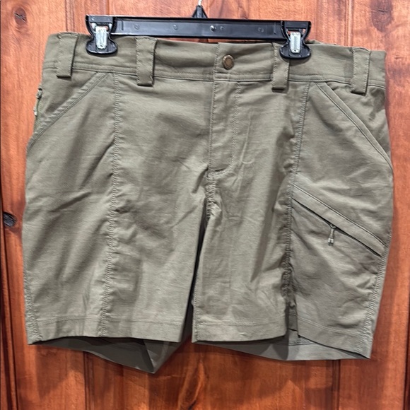 Duluth Trading Co Pants - Women’s Olive Green Cargo Shorts
